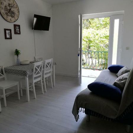 Mala Tonina Apartment Tučepi Екстериор снимка