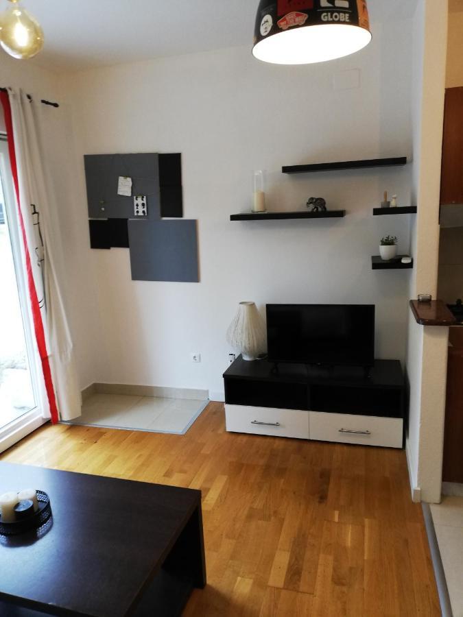Mala Tonina Apartment Tučepi Екстериор снимка
