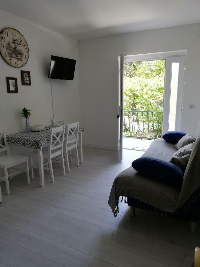 Mala Tonina Apartment Tučepi Екстериор снимка